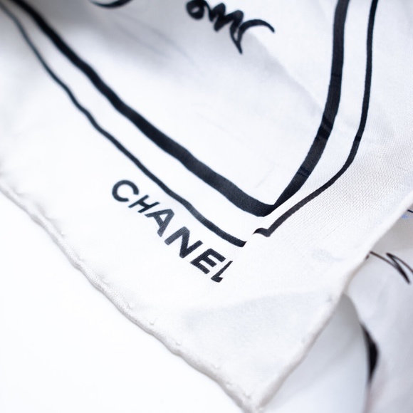 Chanel CC Motif Silk Scarf - Picture 4 of 5